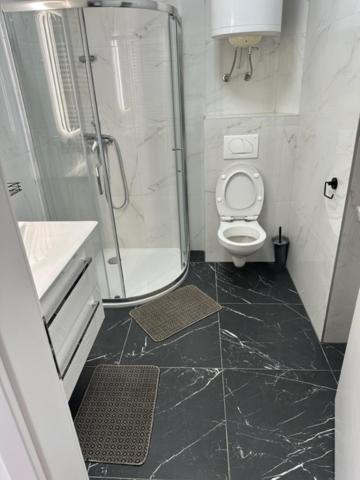 Gostilna In Apartmaji Zlati Lev - Marburg Exterior foto