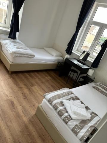 Gostilna In Apartmaji Zlati Lev - Marburg Exterior foto